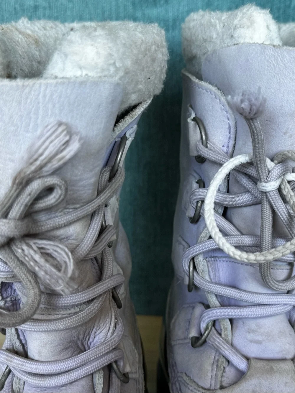 Sorel Lavender Caribou Snow Boots W8/EU39